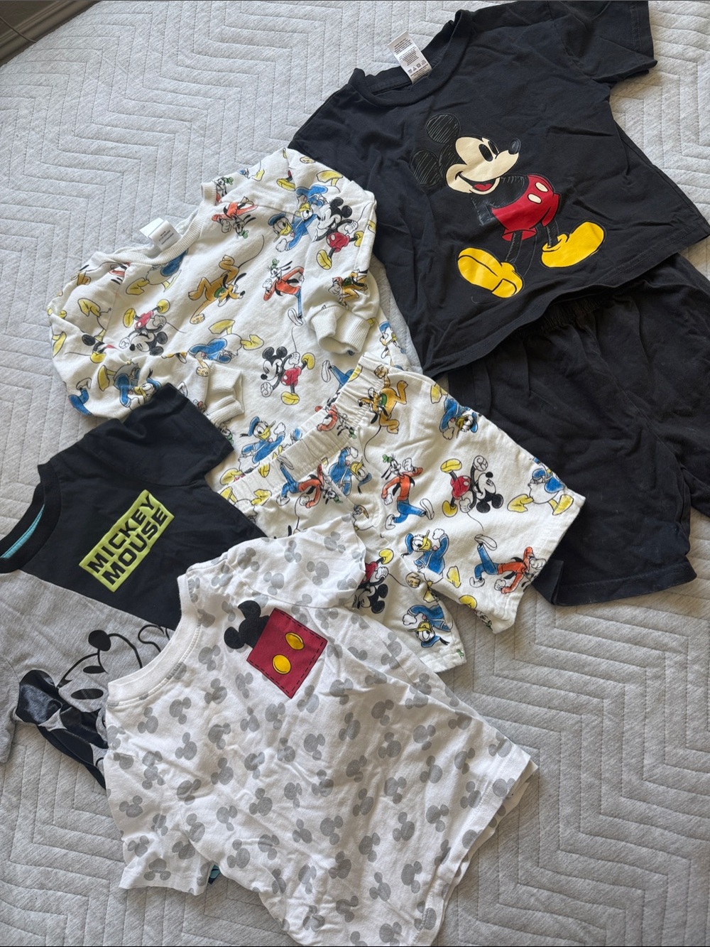 Disney Mickey Mouse bundle set